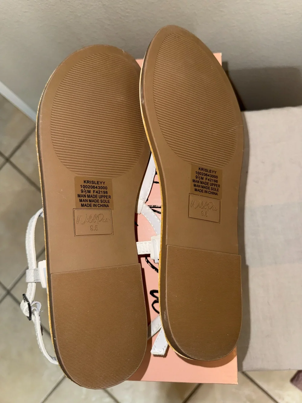 Wild Pair KrisleyYPWhite Linen T Strap Sandals Size 9.5 M